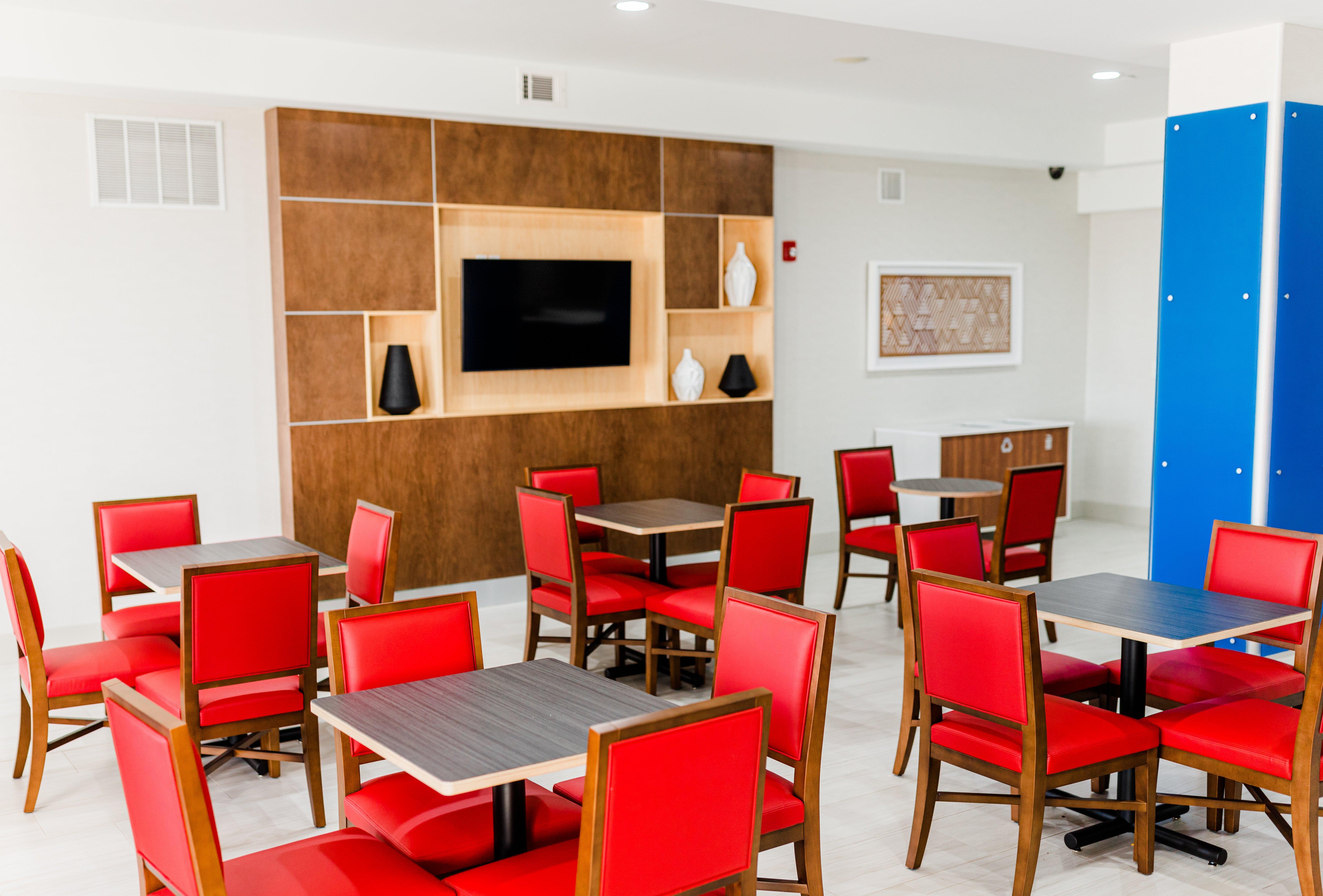 Holiday Inn Express Hotel & Suites Greenville By Ihg Bagian luar foto