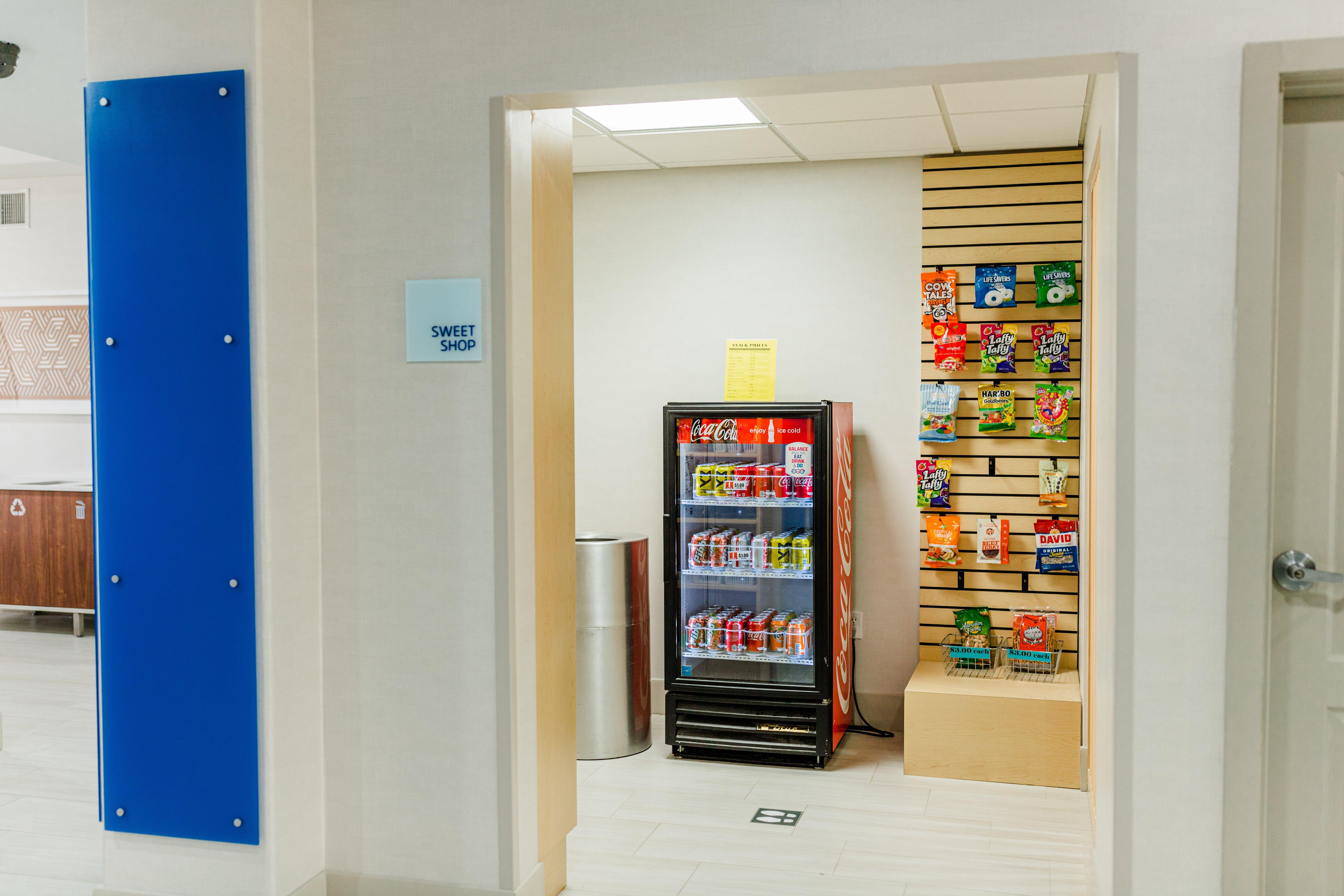 Holiday Inn Express Hotel & Suites Greenville By Ihg Bagian luar foto